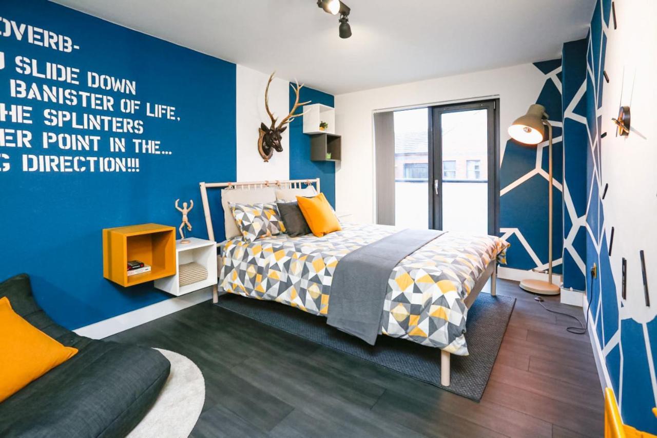 Funky City Apartment - Secure Parking - Wifi - Sleeps 6 - No Parties Belfast Buitenkant foto