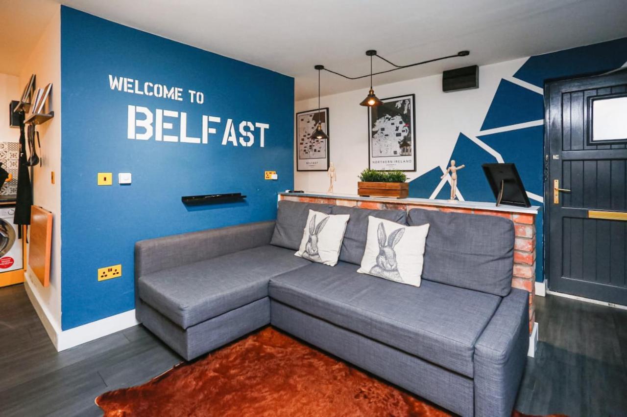 Funky City Apartment - Secure Parking - Wifi - Sleeps 6 - No Parties Belfast Buitenkant foto