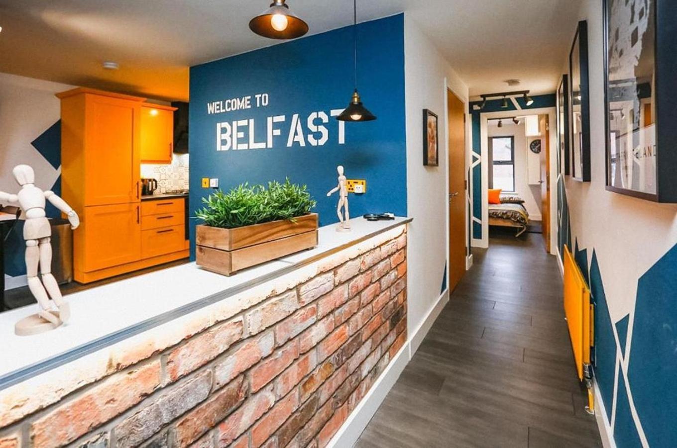 Funky City Apartment - Secure Parking - Wifi - Sleeps 6 - No Parties Belfast Buitenkant foto