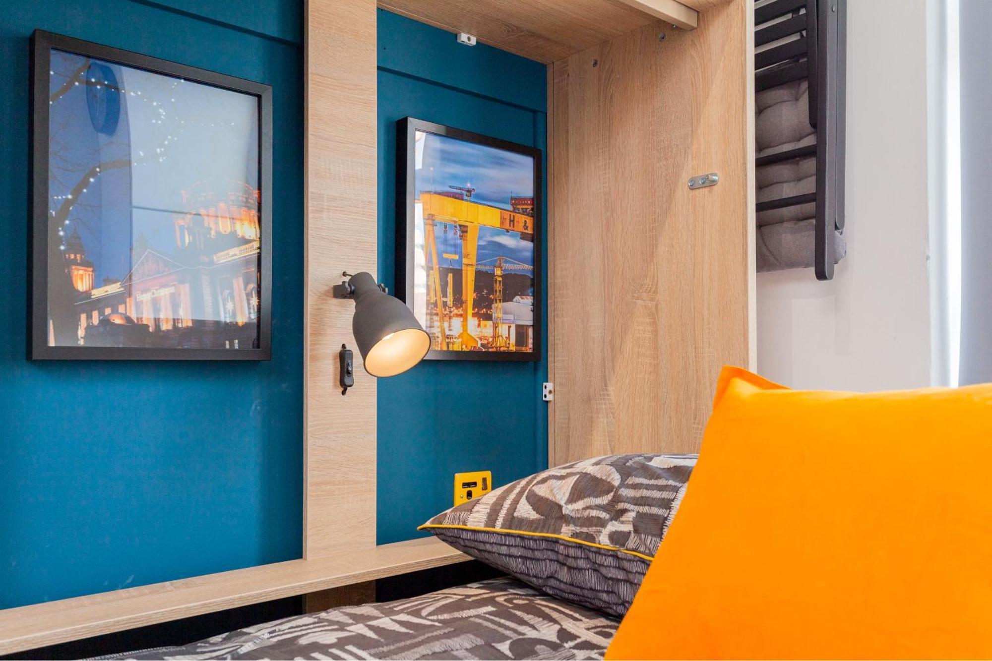 Funky City Apartment - Secure Parking - Wifi - Sleeps 6 - No Parties Belfast Buitenkant foto
